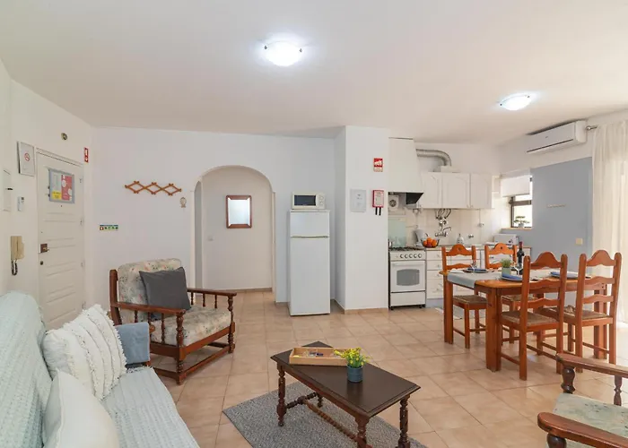 Апартаменти Mira Sol - Silhueta Citadina